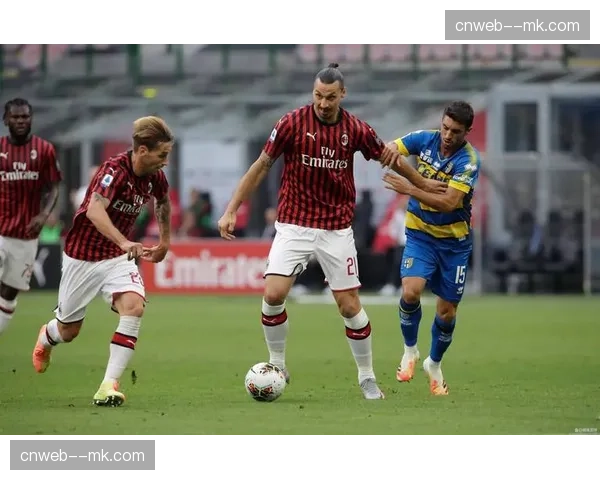 意甲:AC米兰2-2国际米兰,莱奥精彩一条龙,劳塔罗扳平比分 意甲:AC米兰2-2国际米兰,莱奥精彩一条龙,劳塔罗扳平比分